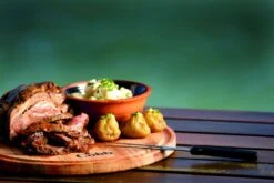 Cobb Pro Houtskoolbarbecue - Zalmrood 8 Cobb Pro Houtskoolbarbecue - Zalmrood -Openlucht Kampeer Winkel 1267 1900 250y8439 1 1