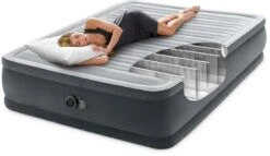 Intex Comfort Plush Hoog Luchtbed - Queensize - Ingebouwde Elektrische Pomp -Openlucht Kampeer Winkel 1320 1900 64414 inuse3 2023 300