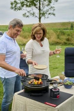 NomadiQ Draagbare Gasbarbecue - Zwart 17 NomadiQ Draagbare Gasbarbecue - Zwart -Openlucht Kampeer Winkel 1900 1267 mvd0748 1