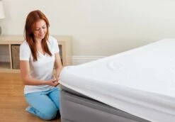 Intex Prime Comfort Luchtbed - Queensize - Ingebouwde Elektrische Pomp -Openlucht Kampeer Winkel 899 1294 64162 inuse1 2020 300 1