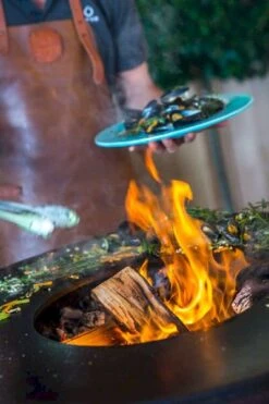 OFYR Classic Black 100 7 OFYR Classic Black 100 -Openlucht Kampeer Winkel 900 600 ofyr locatie shoot2166