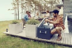 Dometic CFX3 75DZ Compressor Koelbox - 74 Liter 21 Dometic CFX3 75DZ Compressor Koelbox - 74 Liter -Openlucht Kampeer Winkel dometic cfx3 bbq dinner friends drinks resultaat